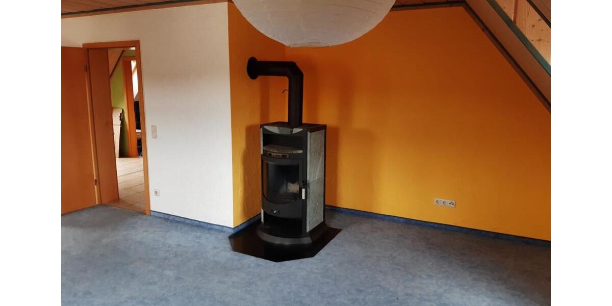 Dachgeschoßwohnung Gerhardshofen - 5 Zimmer, 109 m&sup2;, 850&euro; | Angebot:25855009