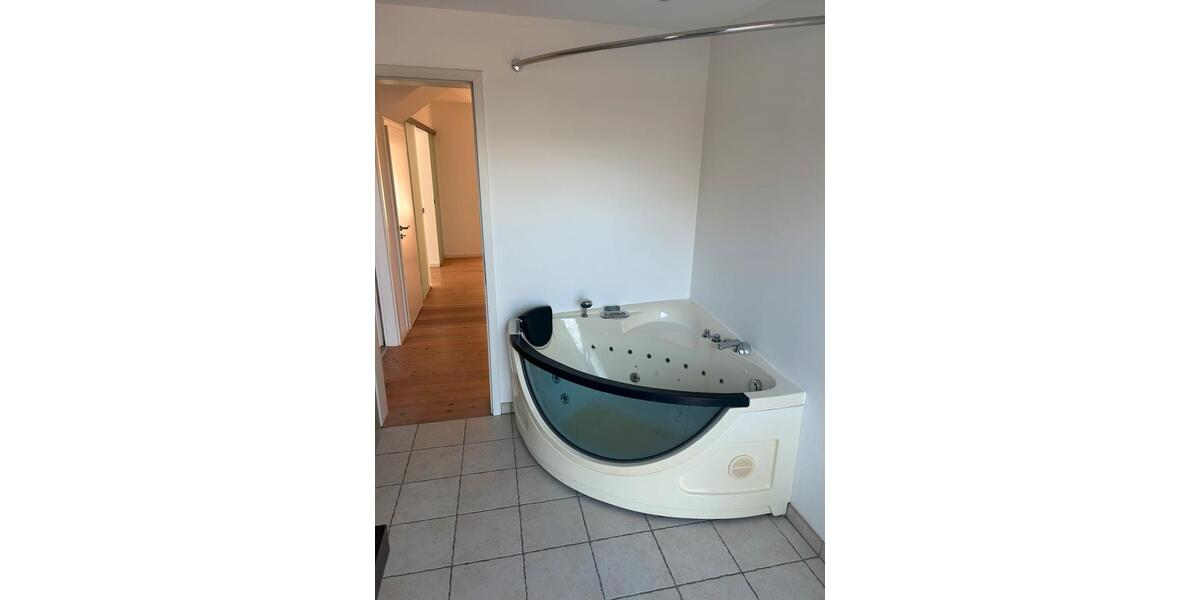 Etagenwohnung Heroldsberg - 3 Zimmer, 136 m&sup2;, 1.790&euro; | Angebot:25841148