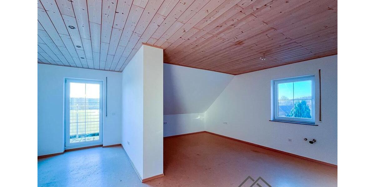 Dachgeschoßwohnung Neustadt an der Aisch - 3.5 Zimmer, 125 m&sup2;, 990&euro; | Angebot:25869150