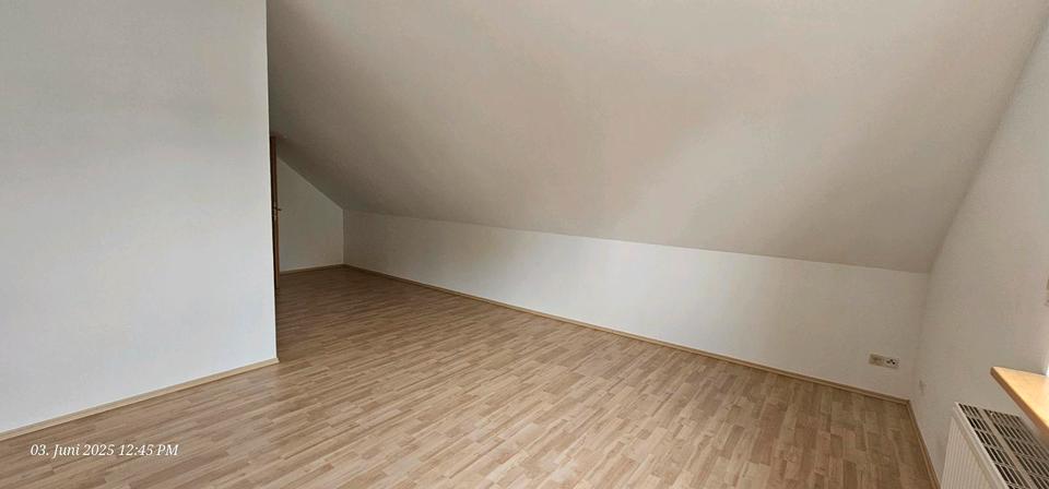 Dachgeschoßwohnung Cadolzburg - 2 Zimmer, 77 m&sup2;, 930&euro; | Angebot:26567487