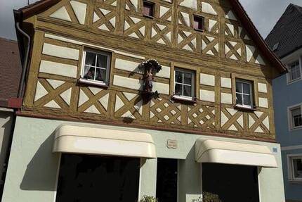 Haus Höchstadt a.d.Aisch Höchstadt - 8 Zimmer, 220 m&sup2;, 330.000&euro; | Angebot:25741332