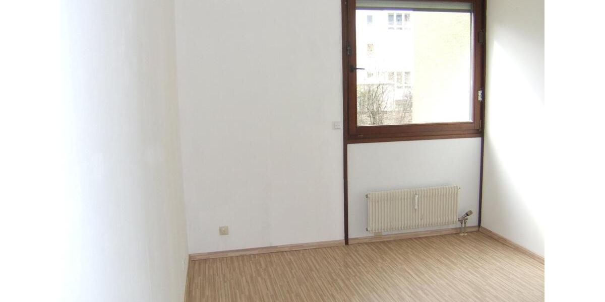 Erdgeschoßwohnung Nürnberg Schnepfenreuth - 2.5 Zimmer, 70 m&sup2;, 900&euro; | Angebot:25397704