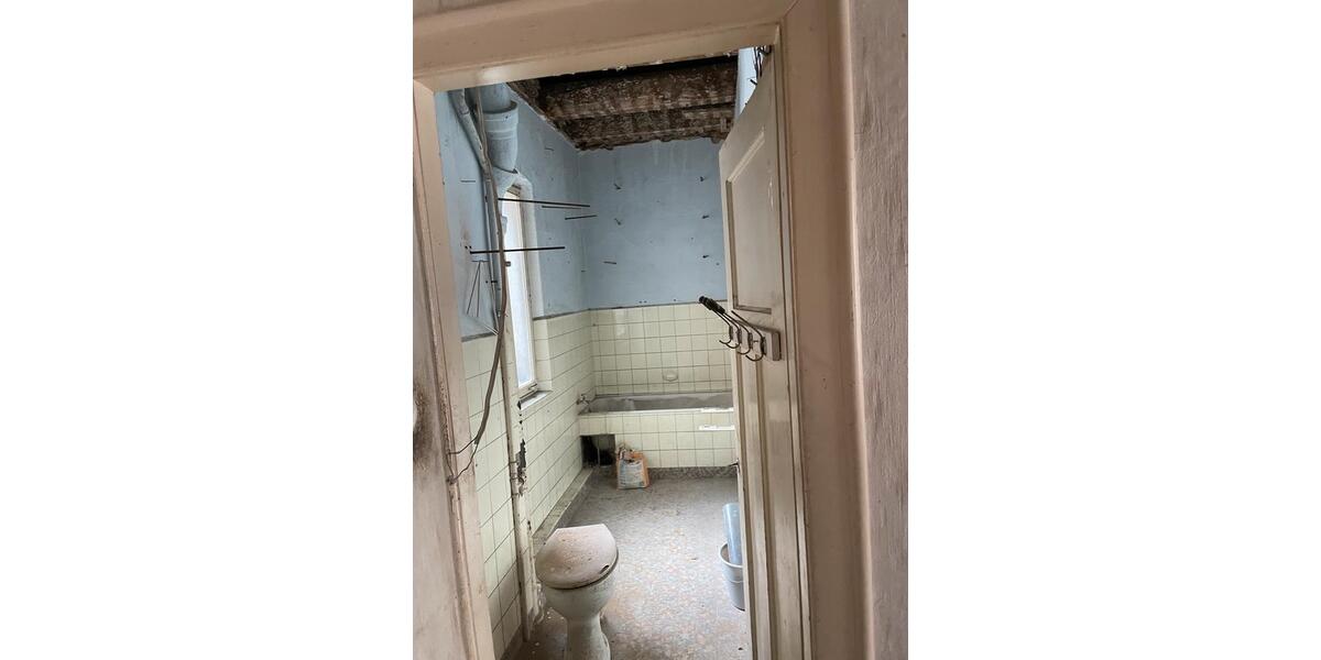 Etagenwohnung Nürnberg Sankt Leonhard - 8 Zimmer, 200 m&sup2;, 300.000&euro; | Angebot:27007176