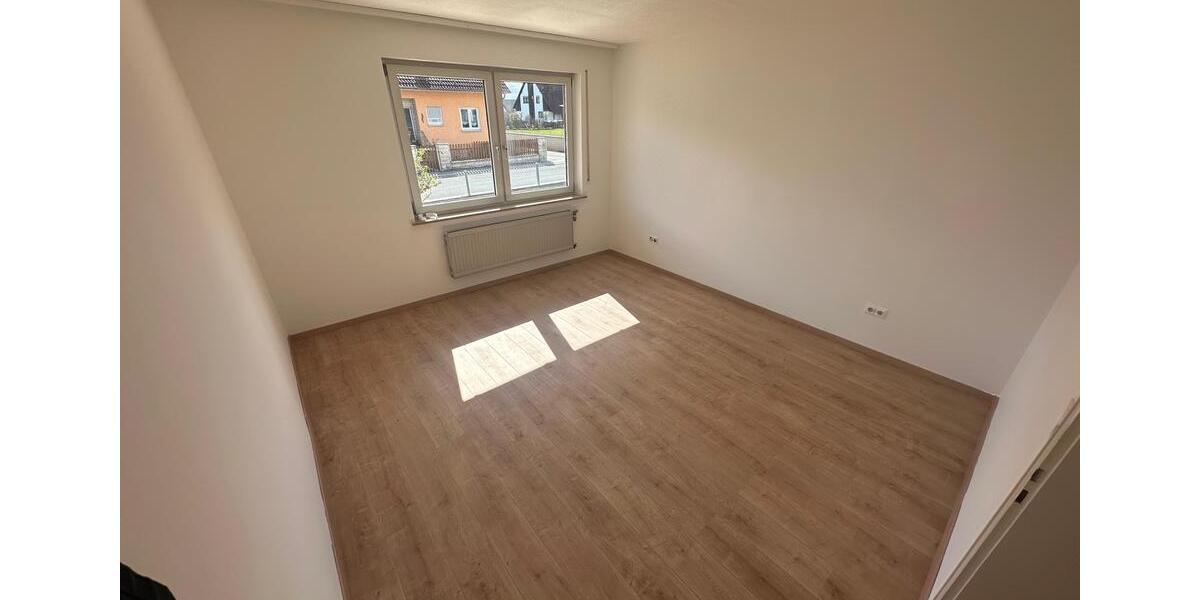 Terrassenwohnung Pyrbaum - 4.5 Zimmer, 122 m&sup2;, 1.350&euro; | Angebot:25980132
