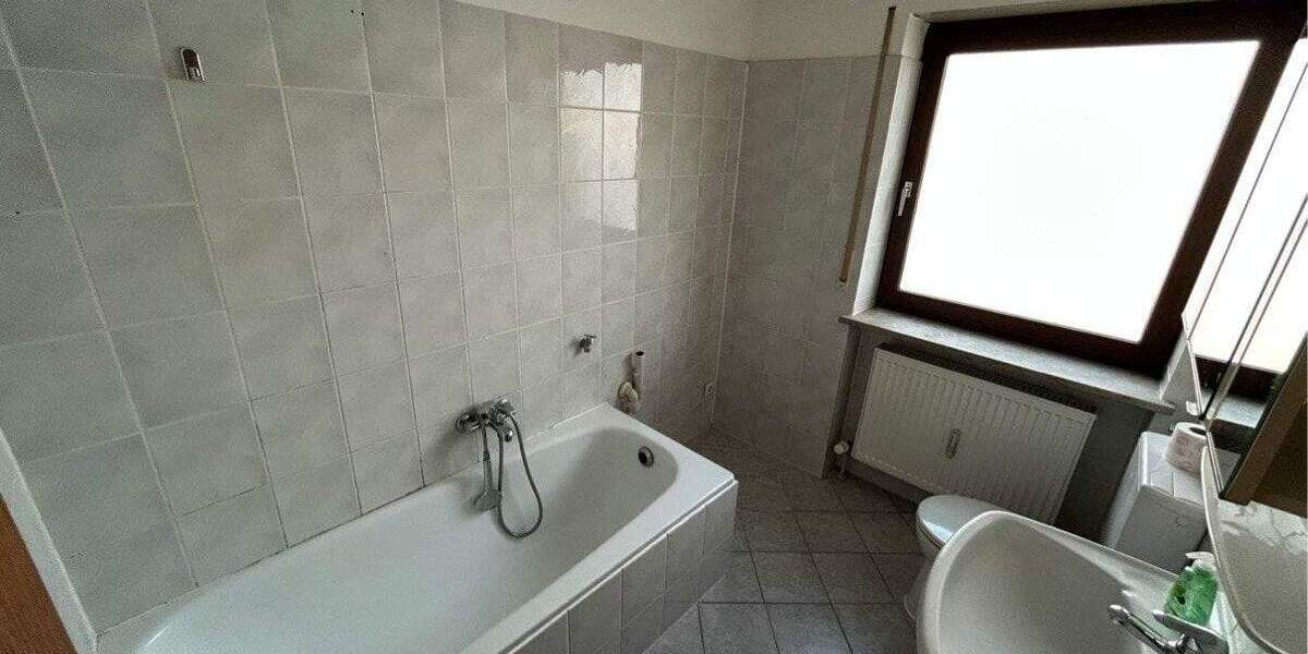 Etagenwohnung Erlangen Innenstadt - 2 Zimmer, 63 m&sup2;, 270.000&euro; | Angebot:25671212