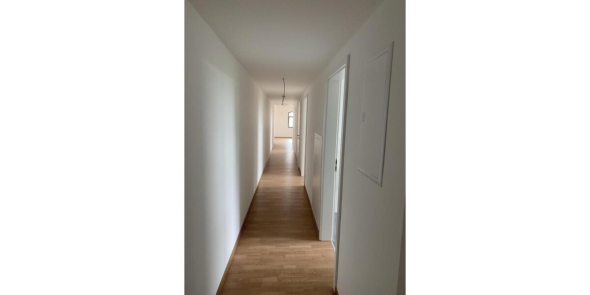 Etagenwohnung Neustadt an der Aisch - 3 Zimmer, 97 m&sup2;, 1.090&euro; | Angebot:26444601