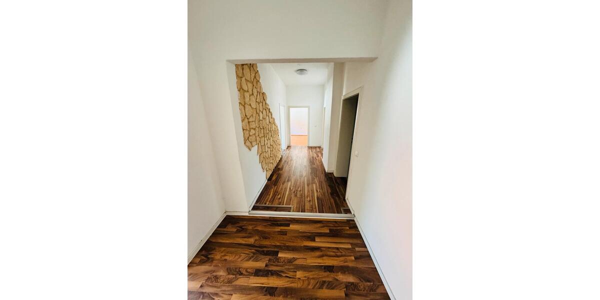 Etagenwohnung Neustadt an der Aisch - 3 Zimmer, 105 m&sup2;, 899&euro; | Angebot:25807270