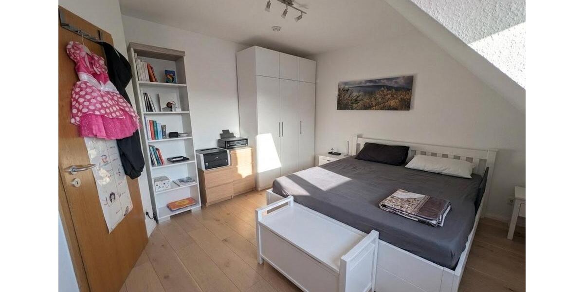 Dachgeschoßwohnung Nürnberg Hasenbuck - 3 Zimmer, 102 m&sup2;, 385.000&euro; | Angebot:26355393