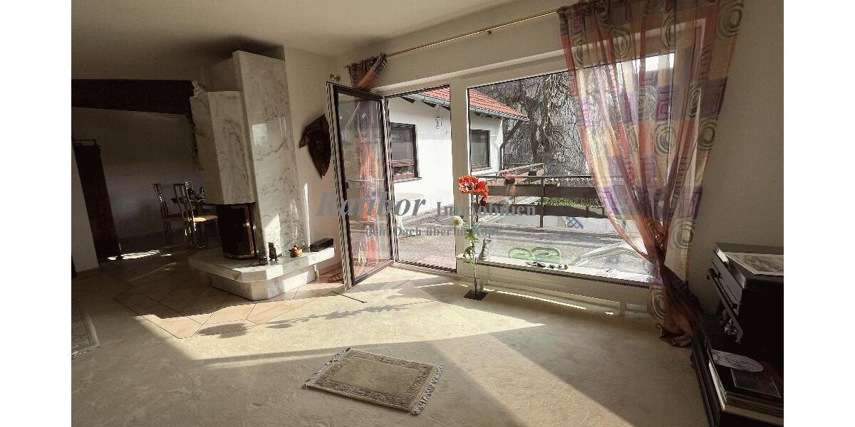 Sehr großzügiges und gepflegtes Einfamilienhaus mit Einliegerwohnung und Doppelgarage in Roth OT - Bungalow Roth Pfaffenhofen | Angebot:25634482