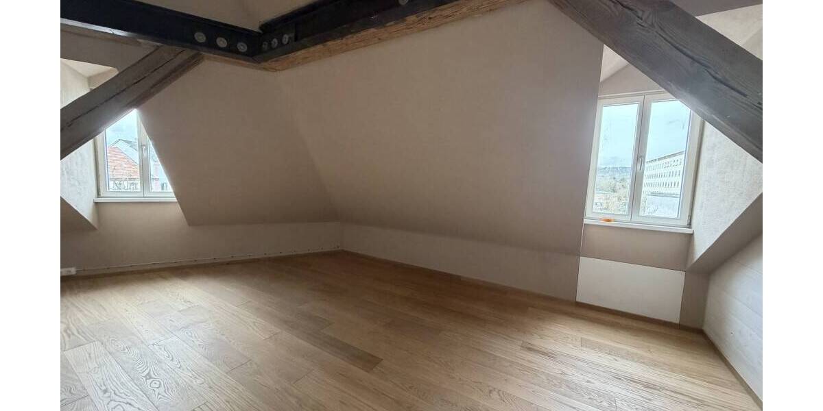 Etagenwohnung Erlangen Innenstadt - 4 Zimmer, 90 m&sup2;, 1.700&euro; | Angebot:26015681