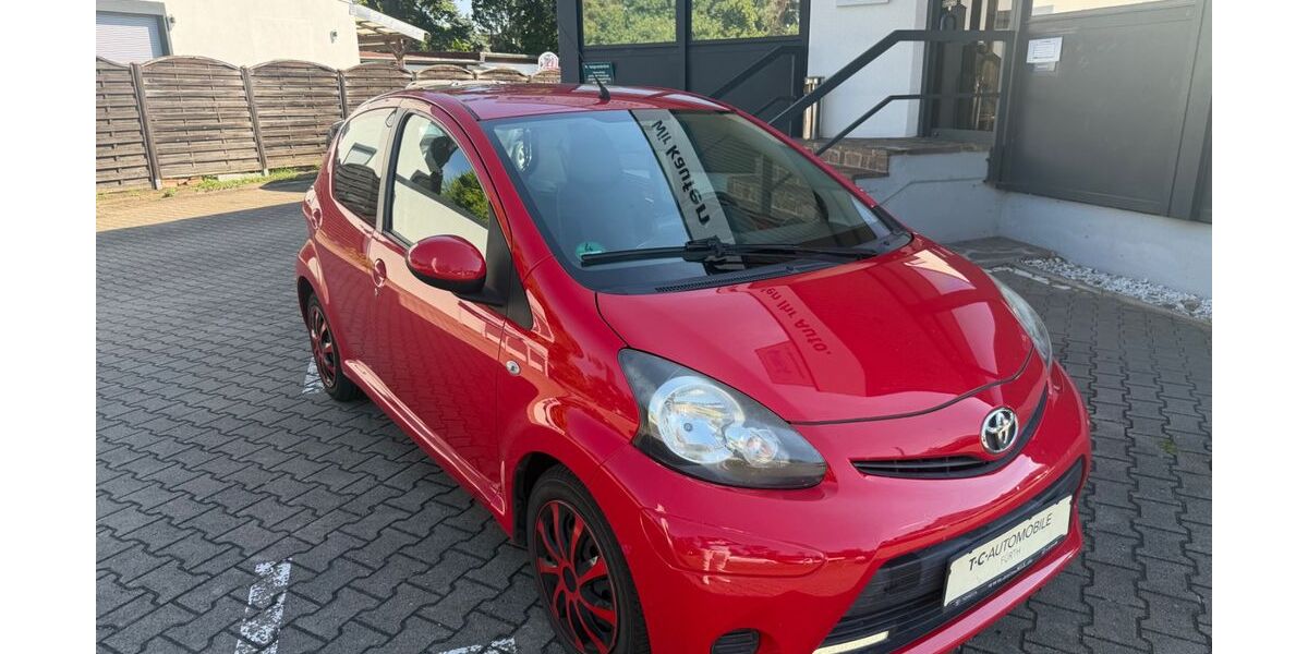 Toyota Aygo (X) 89.522 km 4.999 &euro; Fürth 90765