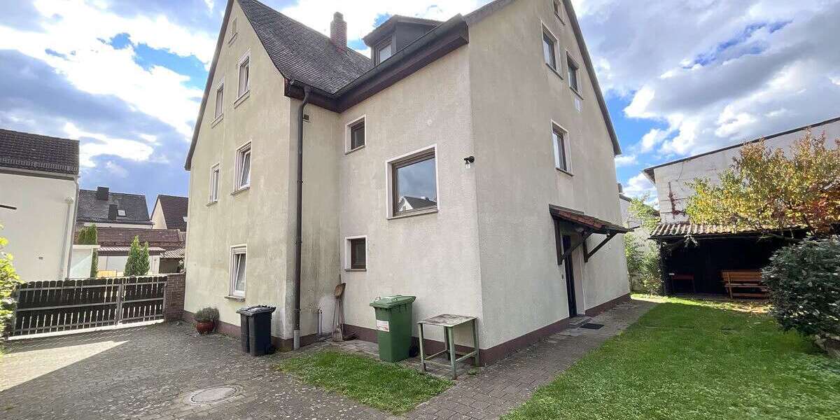 Einfamilienhaus Roth - 9 Zimmer, 262 m&sup2;, 469.000&euro; | Angebot:24781003