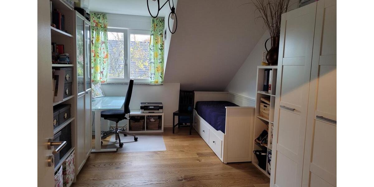 Dachgeschoßwohnung Zirndorf - 4 Zimmer, 146 m&sup2;, 680.000&euro; | Angebot:25844497