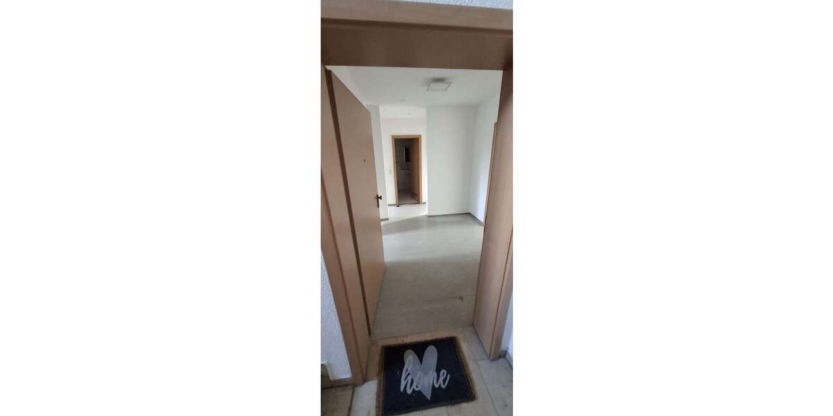 Etagenwohnung Bubenreuth - 3 Zimmer, 73 m&sup2;, 990&euro; | Angebot:26002586