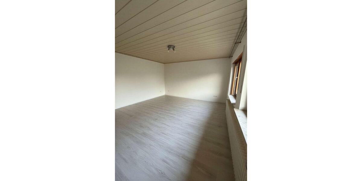 Etagenwohnung Erlangen Alterlangen - 3 Zimmer, 117 m&sup2;, 1.500&euro; | Angebot:25882988