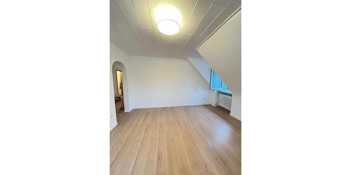 Dachgeschoßwohnung Fürth Atzenhof - 3 Zimmer, 79 m&sup2;, 1.021&euro; | Angebot:27604710