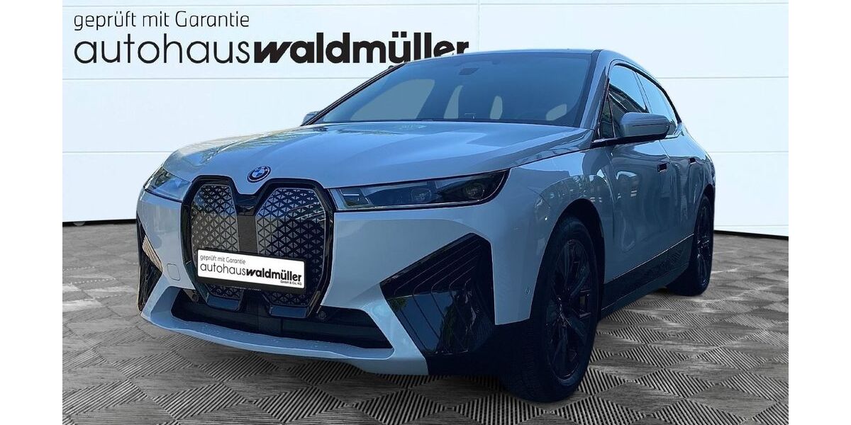 BMW iX 27.596 km 52.911 &euro; Roth 91154