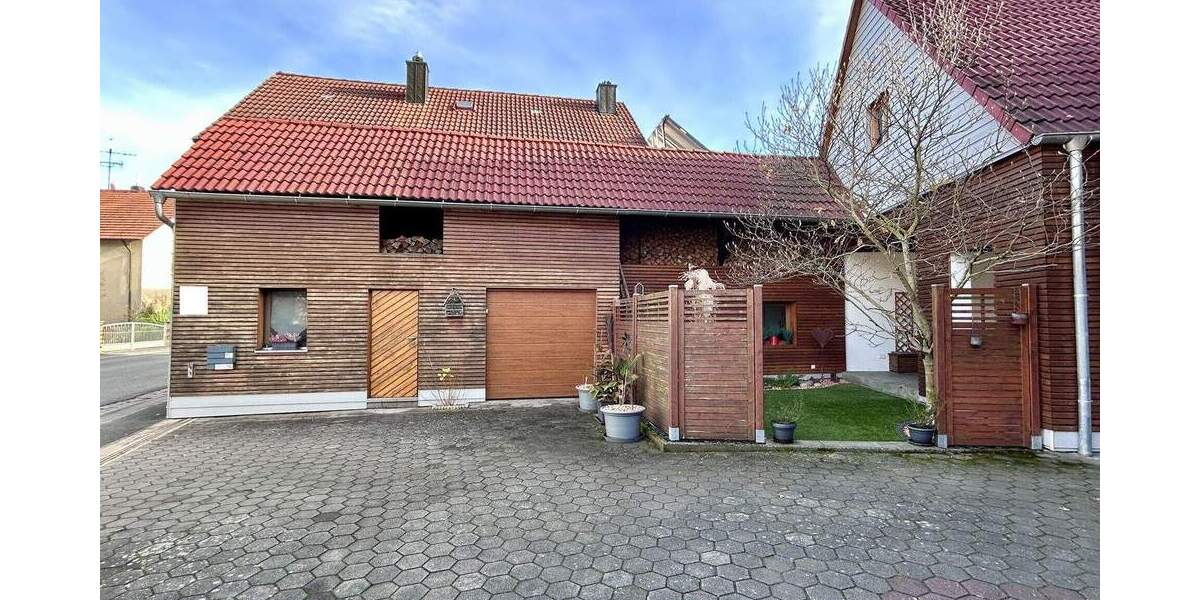 Mehrfamilienhaus, Wohnhaus Langensendelbach - 7 Zimmer, 237 m&sup2;, 664.000&euro; | Angebot:25701556