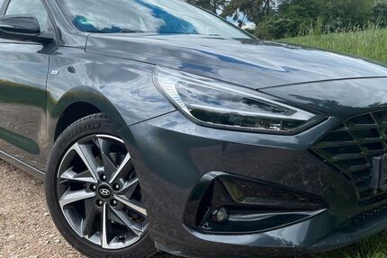 Hyundai i30 64.400 km 16.999 &euro; Fürth 90762