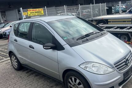 Mercedes-Benz A 180 233.520 km 1.150 &euro; Nürnberg 90439