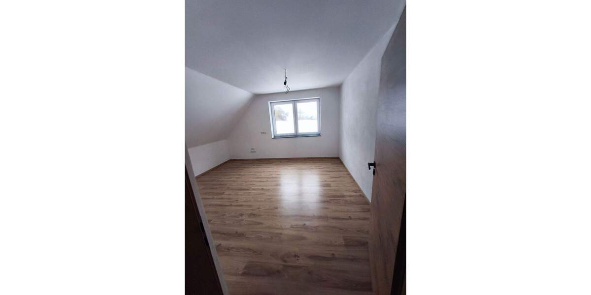Einfamilienhaus Igensdorf Pettensiedel - 1 Zimmer, 240 m&sup2;, 2.000&euro; | Angebot:25770176