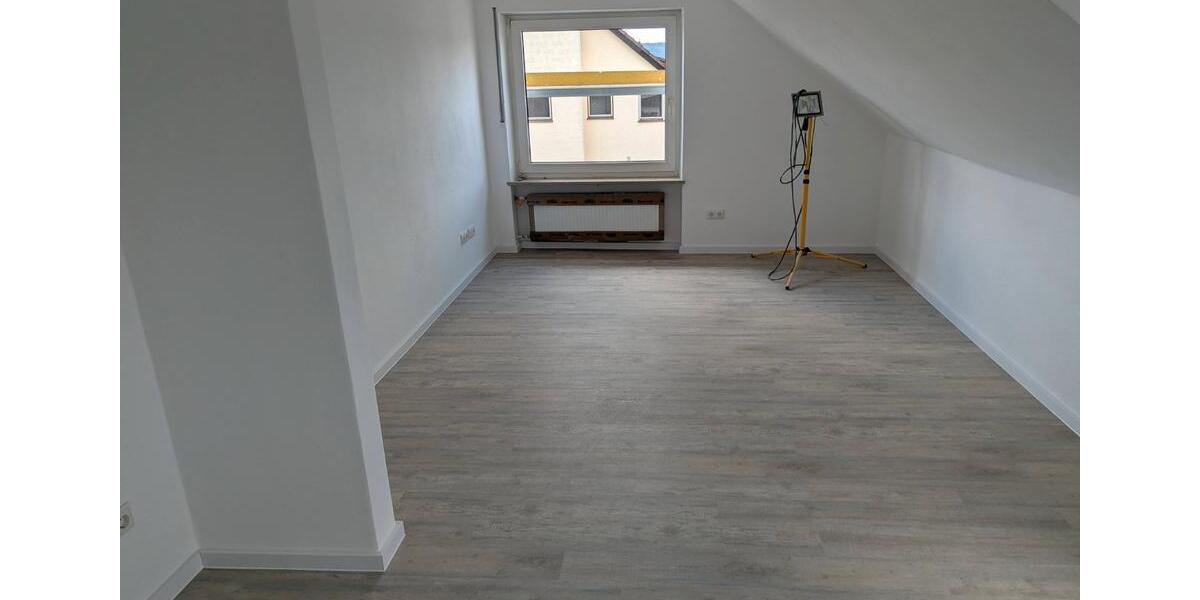 Dachgeschoßwohnung Forchheim - 3 Zimmer, 91 m&sup2;, 1.140&euro; | Angebot:26611751