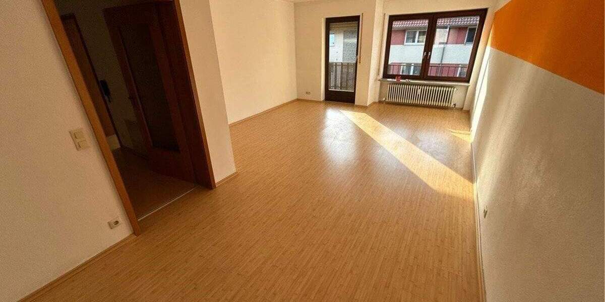 Etagenwohnung Erlangen Innenstadt - 2 Zimmer, 63 m&sup2;, 270.000&euro; | Angebot:25671212