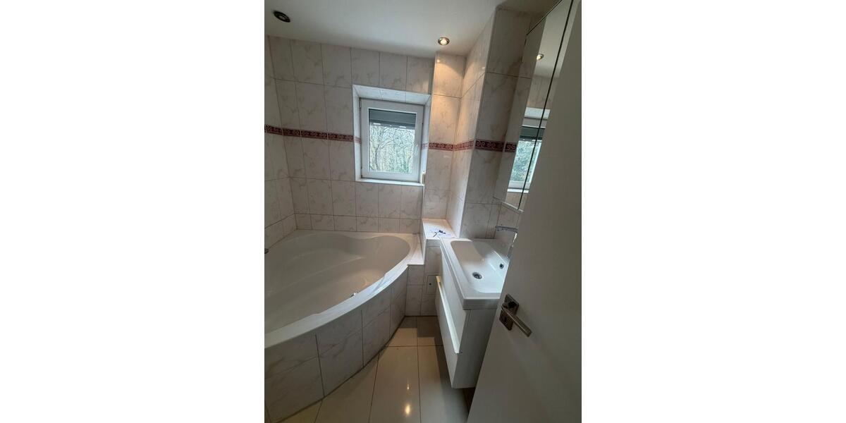 Etagenwohnung Fürth Atzenhof - 3 Zimmer, 100 m&sup2;, 1.600&euro; | Angebot:25236827