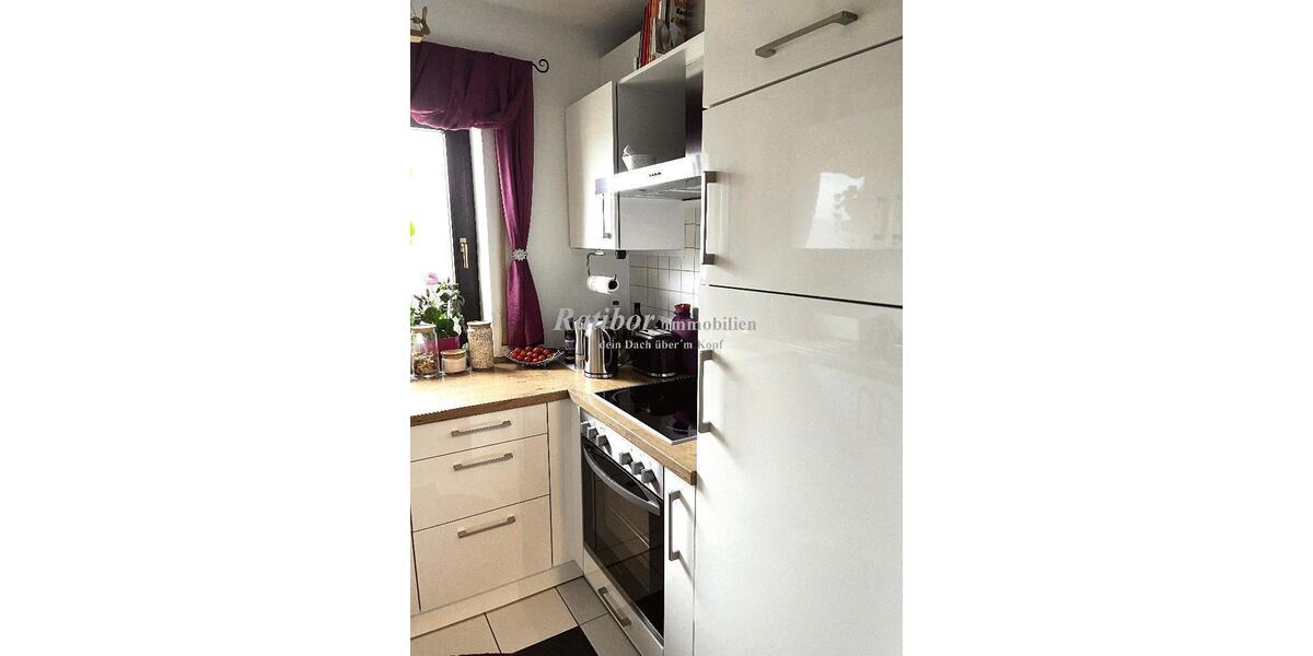 Gut vermietete 2 Zimmer-Mansardenwohnung mit Loggia und Stellplatz in ruhiger Wohnlage RH-Nord - Dachgeschoßwohnung Roth | Angebot:26998520