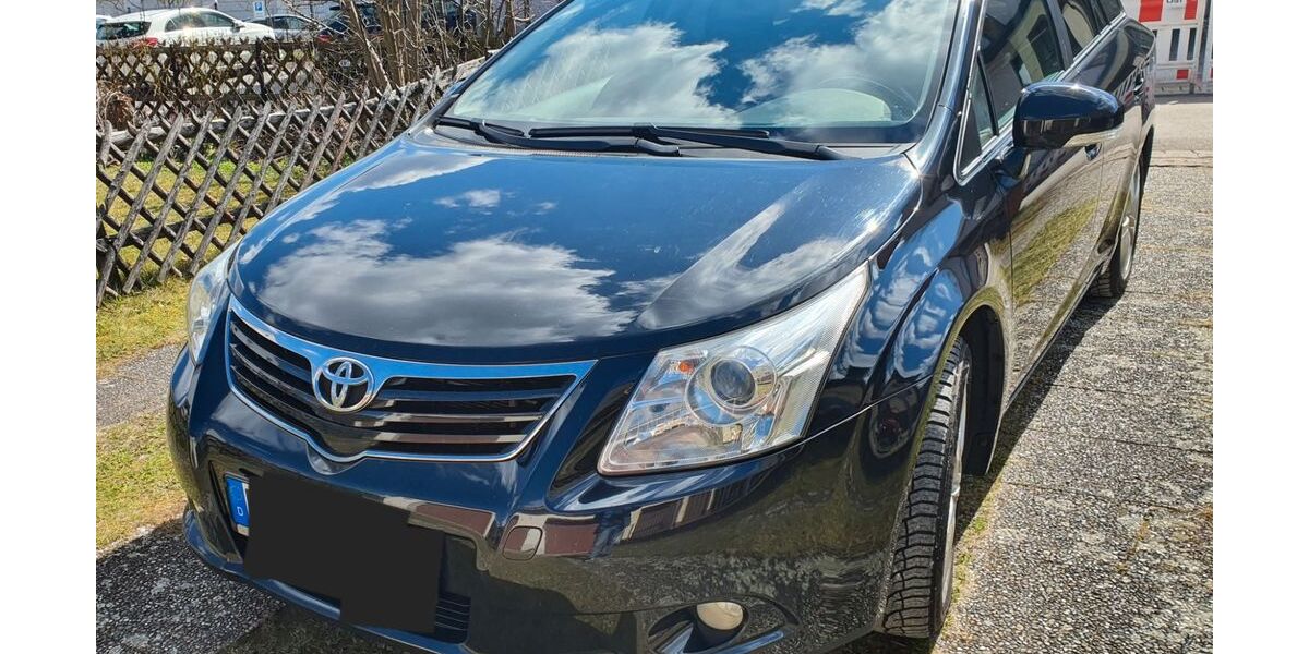 Toyota Avensis 252.000 km 4.300 &euro; Rednitzhembach 91126