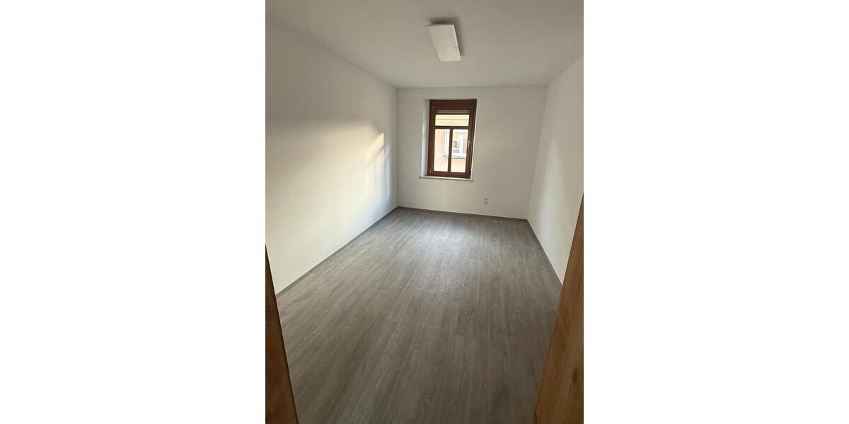 Etagenwohnung Uehlfeld - 3 Zimmer, 66 m&sup2;, 140.000&euro; | Angebot:26019629