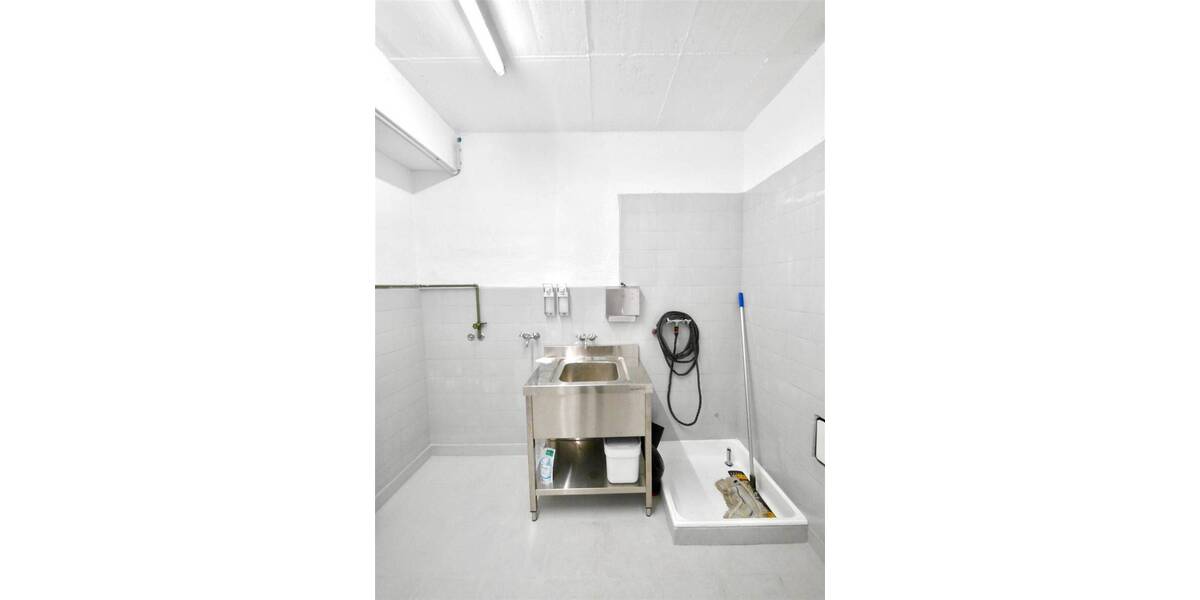 Gewerbeobjekt Cadolzburg - 3 Zimmer, 119 m&sup2;, 833&euro; | Angebot:25664507
