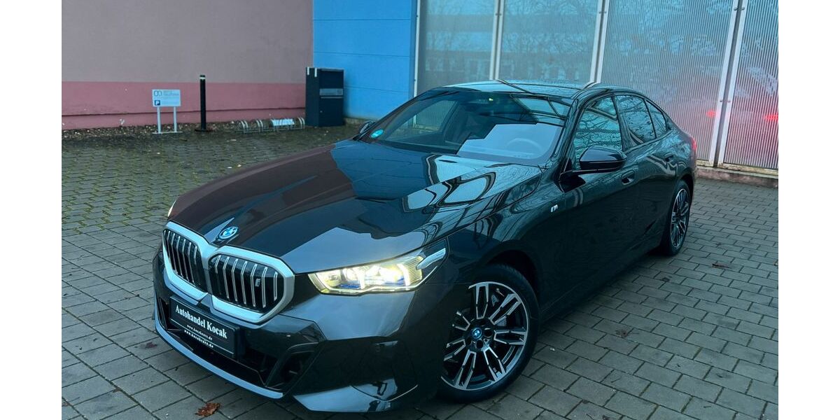 BMW i5 13.685 km 56.890 &euro; Feucht 90537
