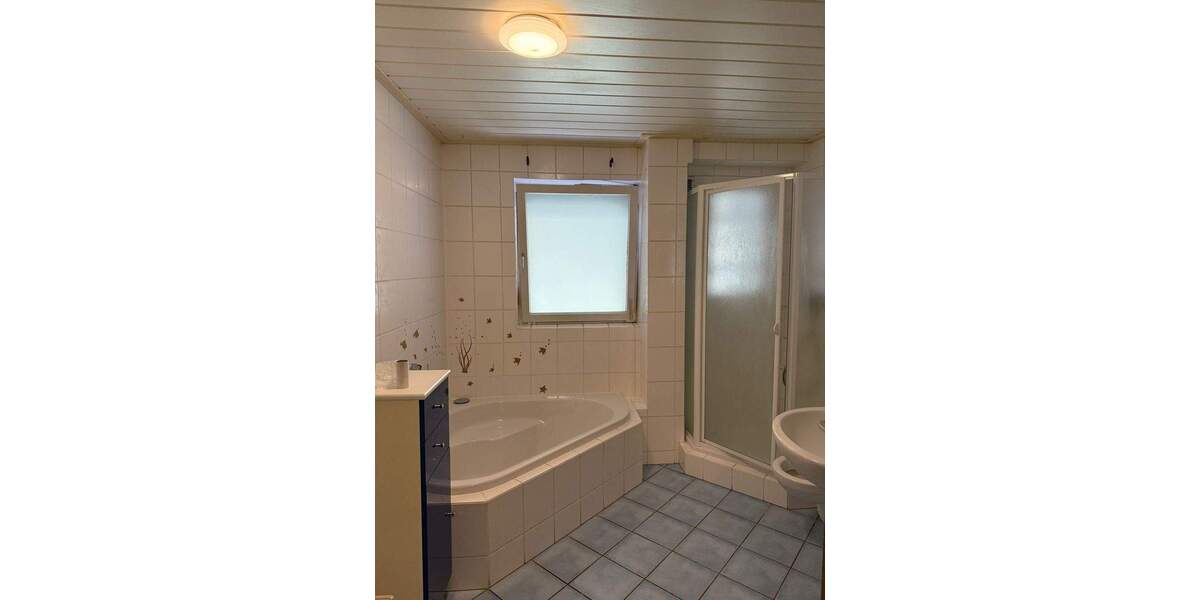 Einfamilienhaus Roßtal-1 Roßtal - 7 Zimmer, 133 m&sup2;, 390.000&euro; | Angebot:25703799