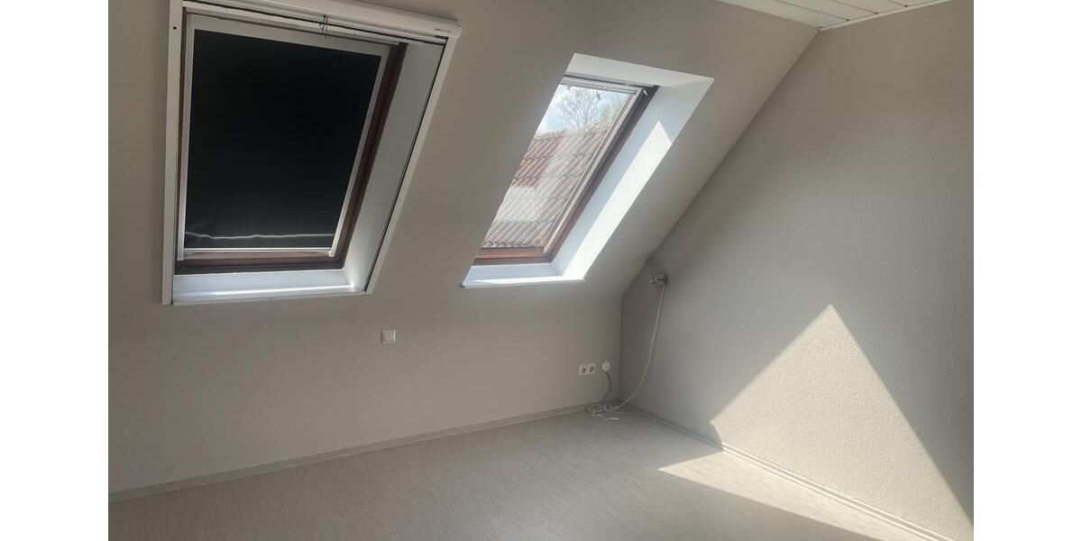 Dachgeschoßwohnung Nürnberg Holzheim - 2 Zimmer, 67 m&sup2;, 737&euro; | Angebot:26560857