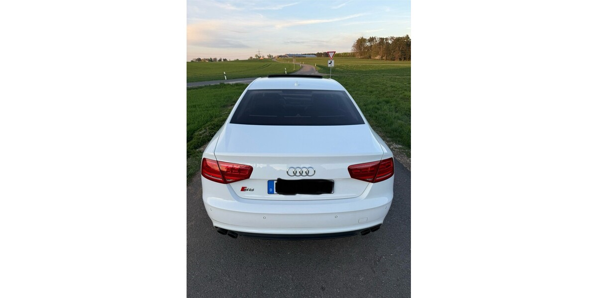 Audi S8 268.000 km 30.000 &euro; Nürnberg 90403