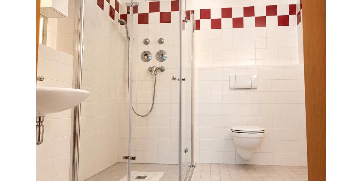 Etagenwohnung Fürth Altstadt - 2 Zimmer, 70 m&sup2;, 1.049&euro; | Angebot:27570657