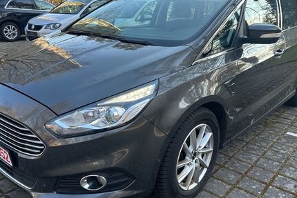 Ford S-Max 195.111 km 6.950 &euro; Nürnberg 90471