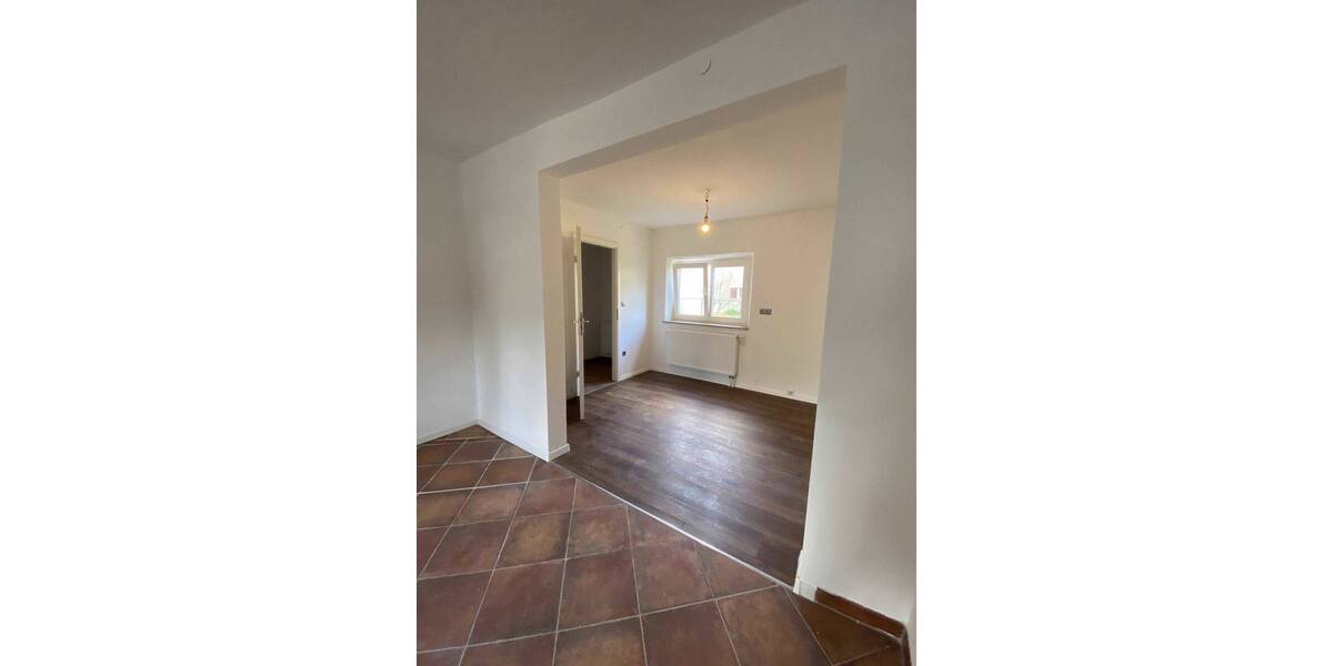 Reihenmittelhaus Nürnberg Röthenbach b Schweinau - 3 Zimmer, 100 m&sup2;, 1.250&euro; | Angebot:26797319