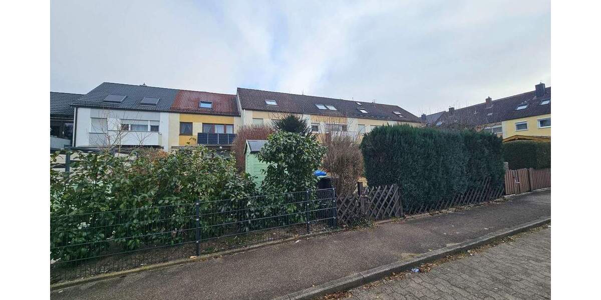 Reihenmittelhaus Nürnberg Gaulnhofen - 5 Zimmer, 149 m&sup2;, 565.000&euro; | Angebot:25899483