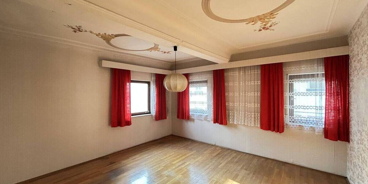 Mehrfamilienhaus, Wohnhaus Erlangen / Frauenaurach Frauenaurach - 8 Zimmer, 236 m&sup2;, 359.000&euro; | Angebot:25701559