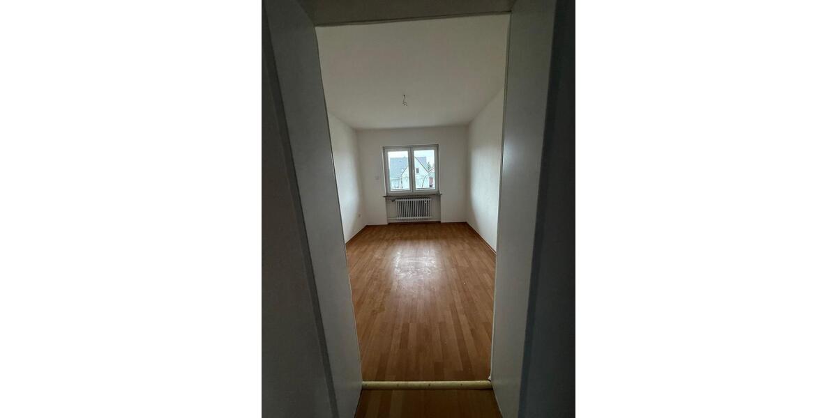 Etagenwohnung Eckental - 4 Zimmer, 110 m&sup2;, 1.300&euro; | Angebot:25894998