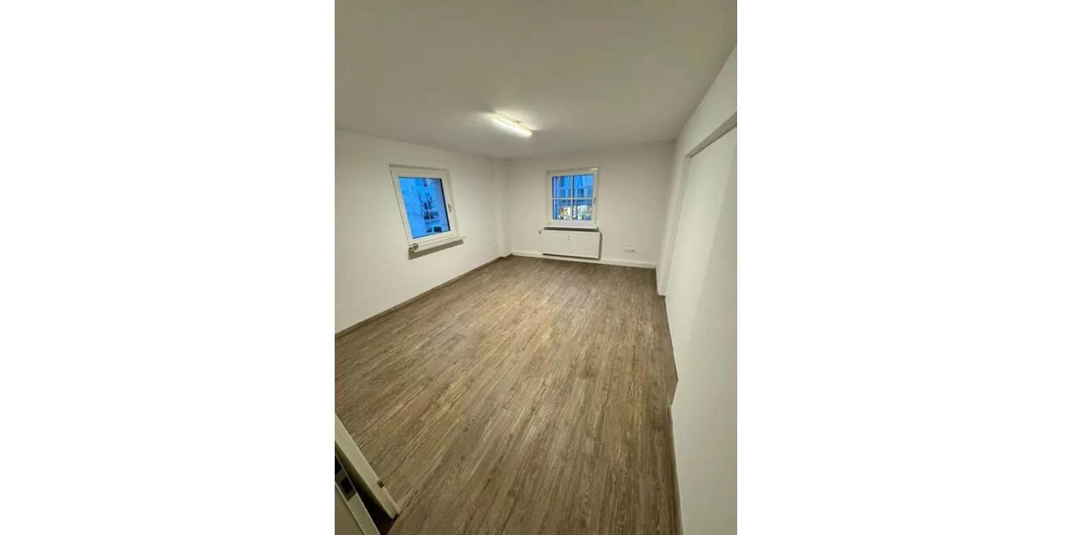 Etagenwohnung Eckental - 6 Zimmer, 180 m&sup2;, 1.350&euro; | Angebot:25853985