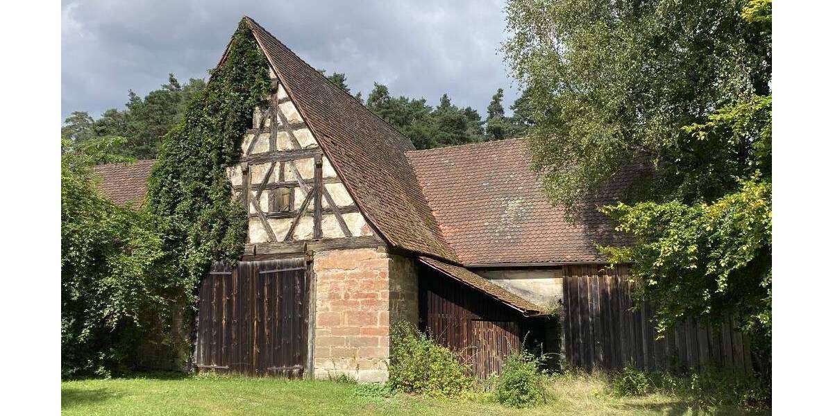 Einfamilienhaus Lauf Schönberg - 8 Zimmer, 400 m&sup2;, 690.000&euro; | Angebot:25865831