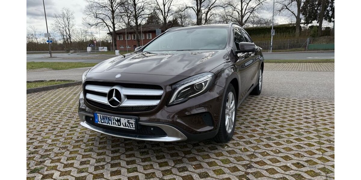 Mercedes-Benz GLA 220 175.600 km 13.900 &euro; Fürth 90765