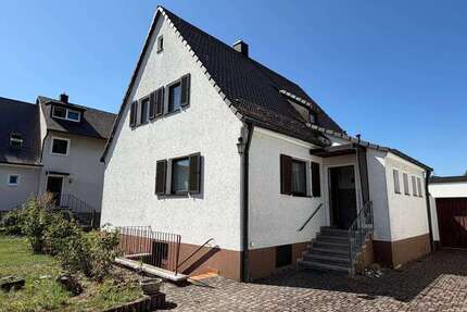 Haus Nürnberg Almoshof - 5 Zimmer, 114 m&sup2;, 435.000&euro; | Angebot:27220737