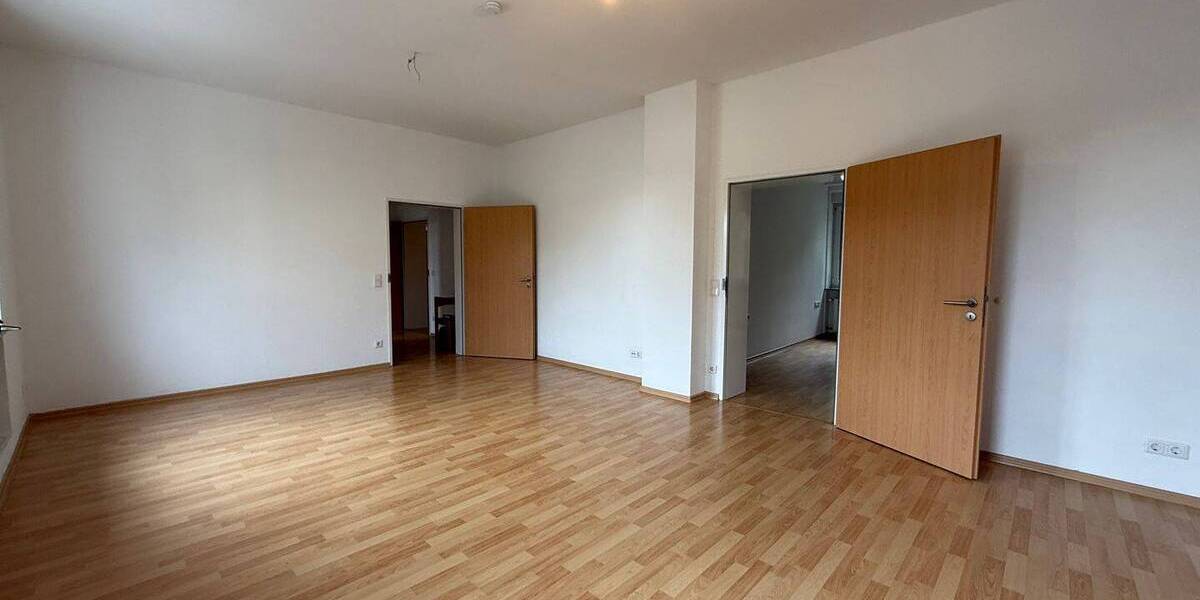Etagenwohnung Nürnberg Schweinau - 4 Zimmer, 103 m&sup2;, 900&euro; | Angebot:26820803