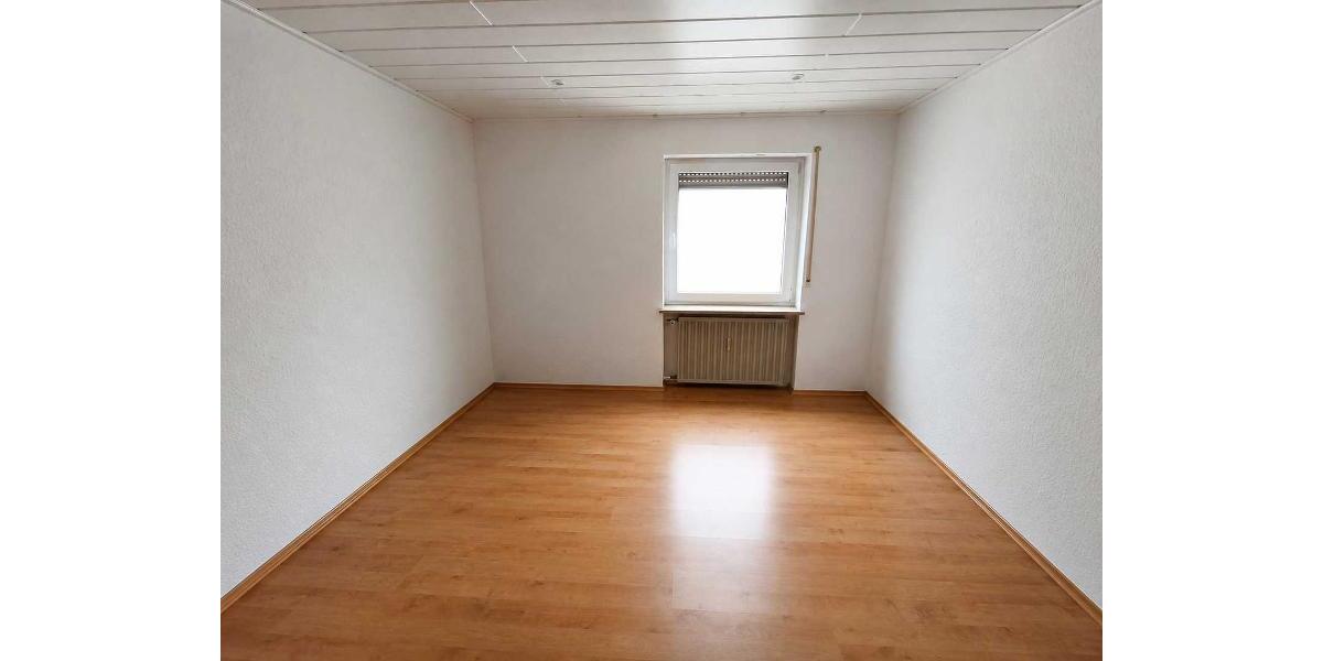 3 Zi. Wohnung im EG mit Terrasse, Gartenmitbenutzung und Garage - Etagenwohnung Hessdorf | Angebot:27314099