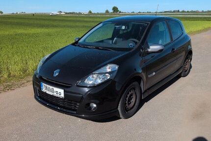 Renault Clio 135.672 km 4.299 &euro; Fürth 90765