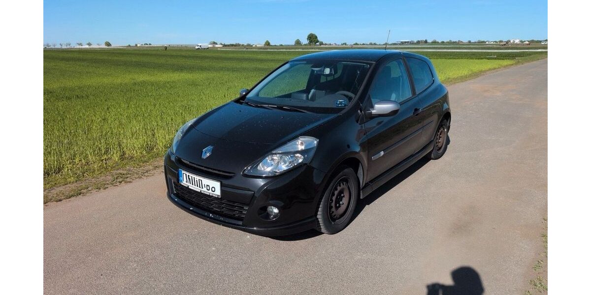 Renault Clio 135.672 km 4.299 &euro; Fürth 90765